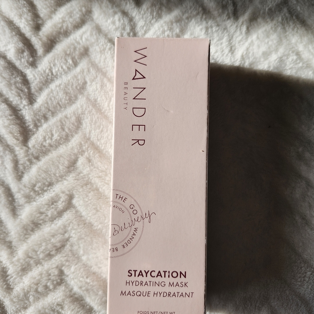 BNIB WANDER BEAUTY MASK - Picture 4 of 7